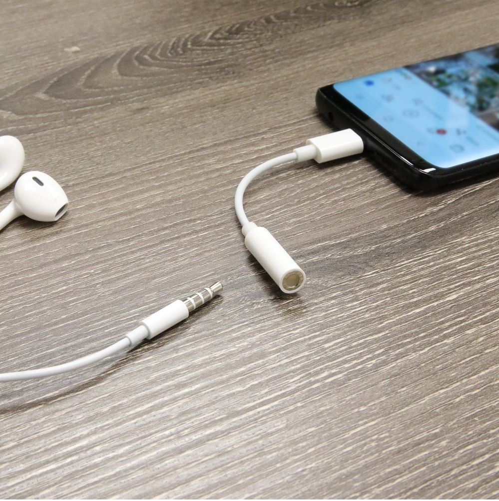 Type C Adapter to Aux (headphone Jax) 6/bx